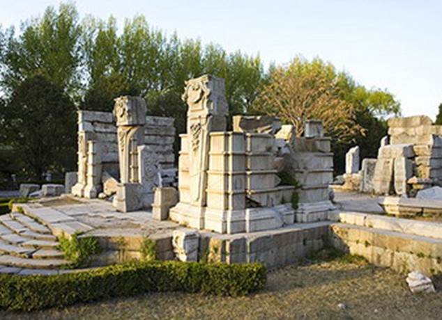 景点大全 陵园古墓  简介     又称三灵坟.