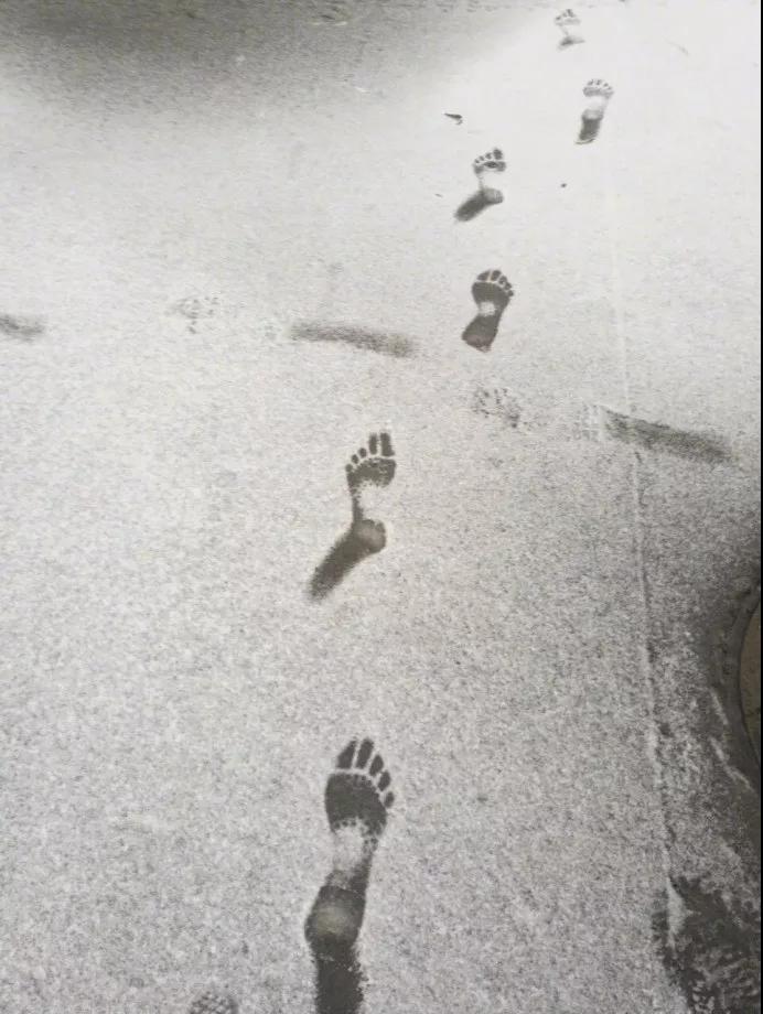 为什么别人看不到脚印